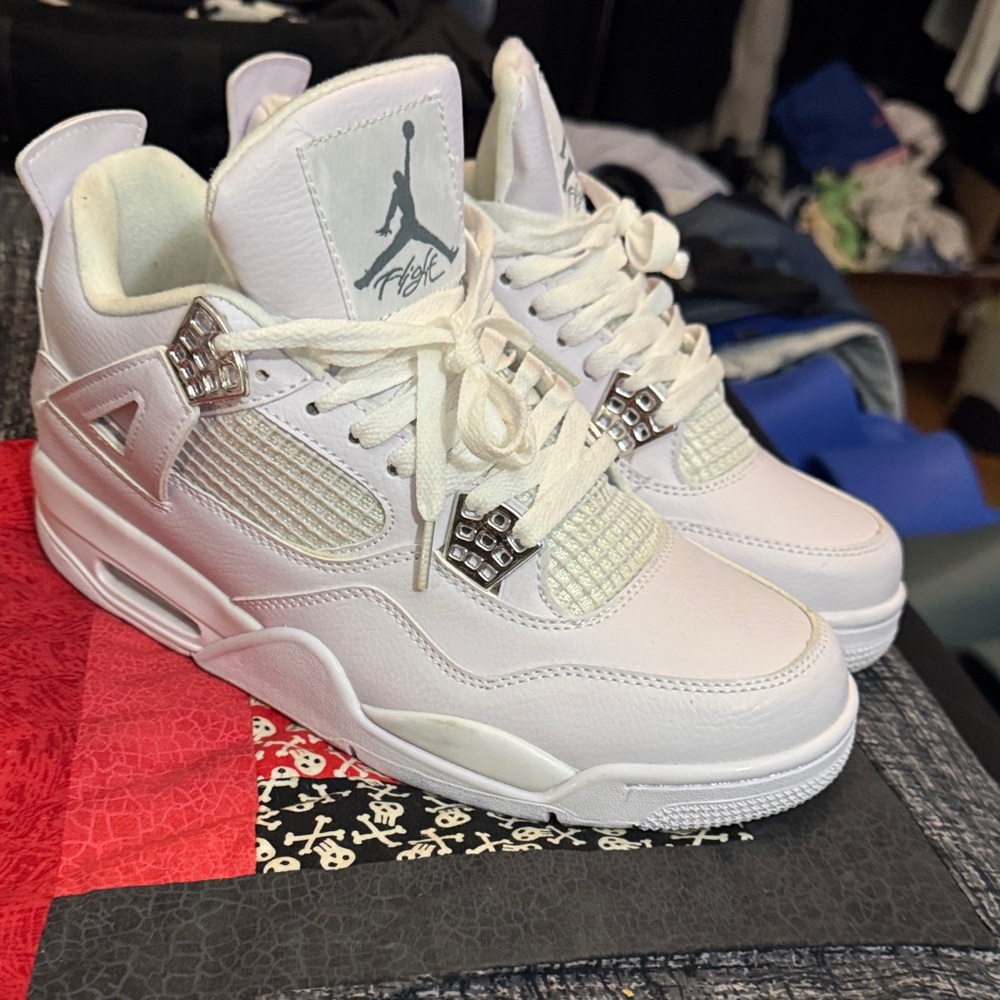 Jordan Pure Money rep sneaker. Not auth. Size 8.5 men’s. Read